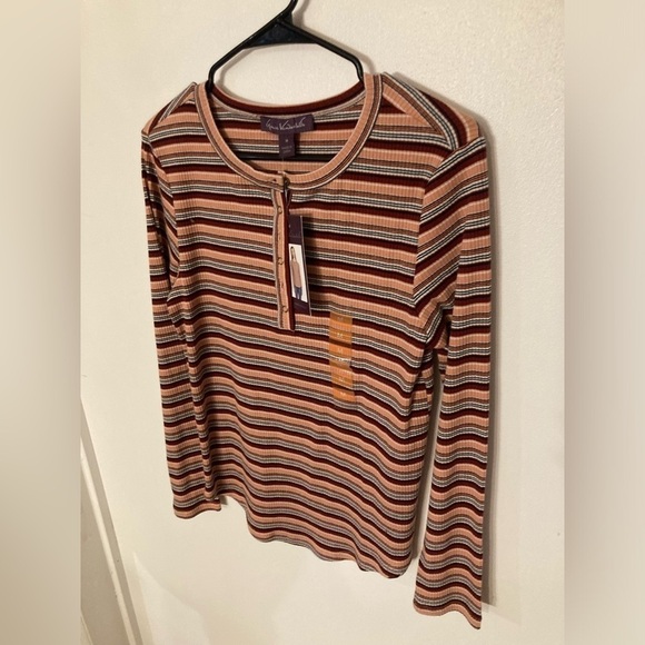 Gloria Vanderbilt Ribbed Henley in color rust in size Medium. NWT - Picture 1 of 6